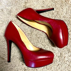 Gianni Bini red hot heels
